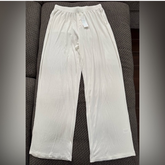 🆕 Frankie's Bikinis Rory Modal Rib Sleep Pants Seashell White size Small SO SOFT - Picture 2 of 13